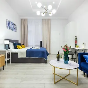 Bluebird Vistula & Wawel Hill & Old Town - By Homelike Apartament