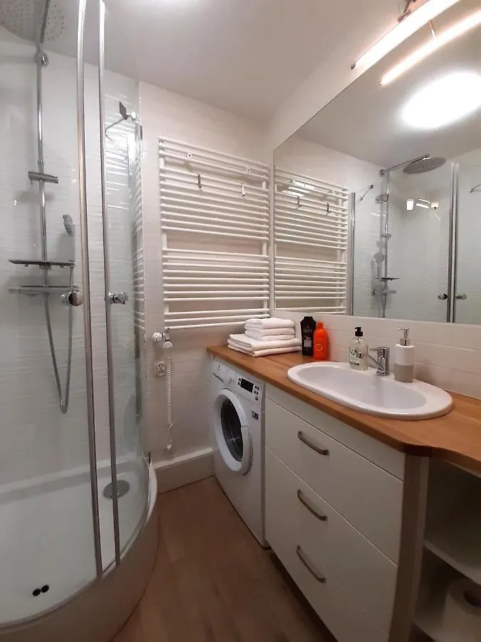 Nowy apartament z klimatyzacją blisko Rynku i dworca Kraków 0*,  Polska